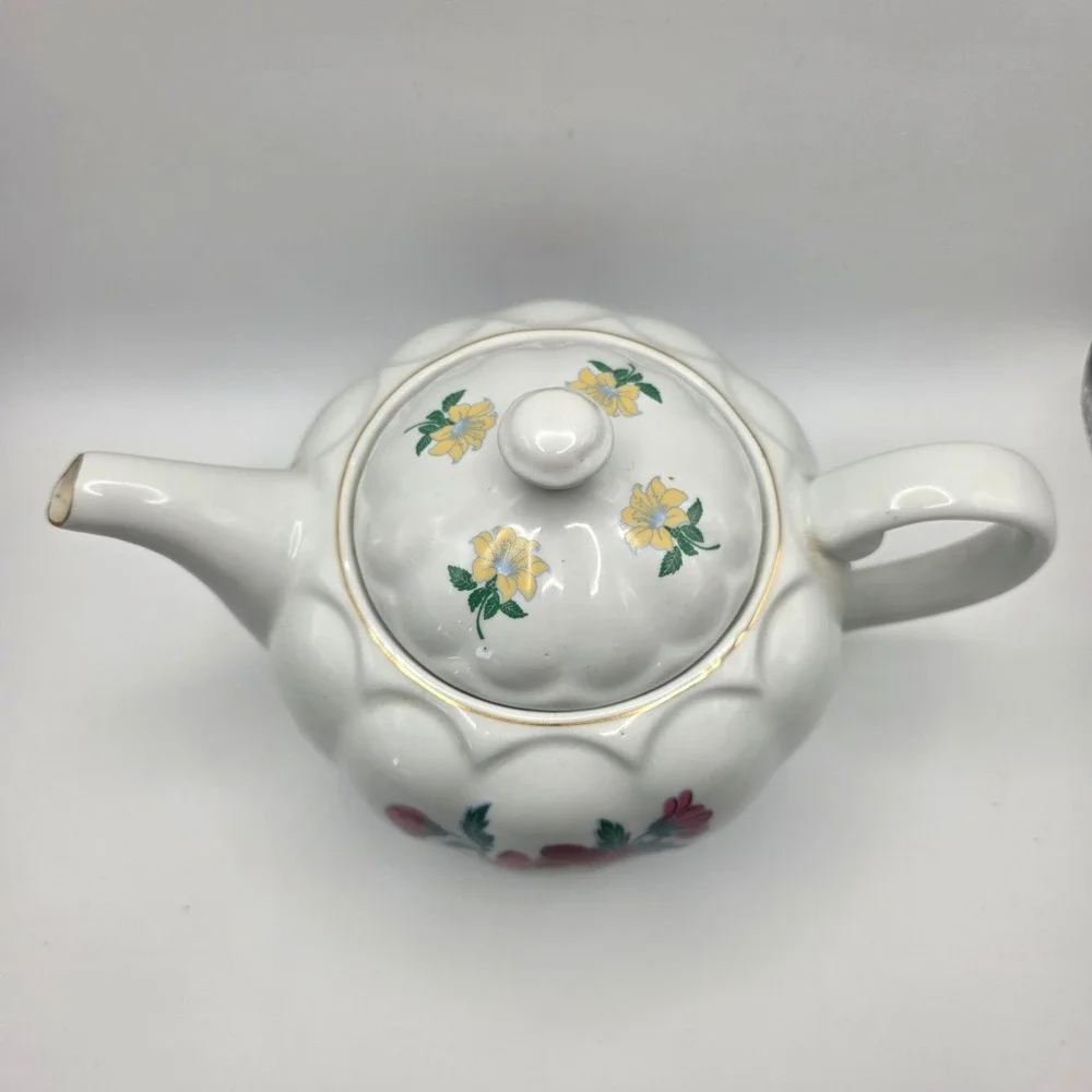 Vintage‎ Parfums Laura Ashley Floral Scalloped Porcelain Teapot Gold Trim White